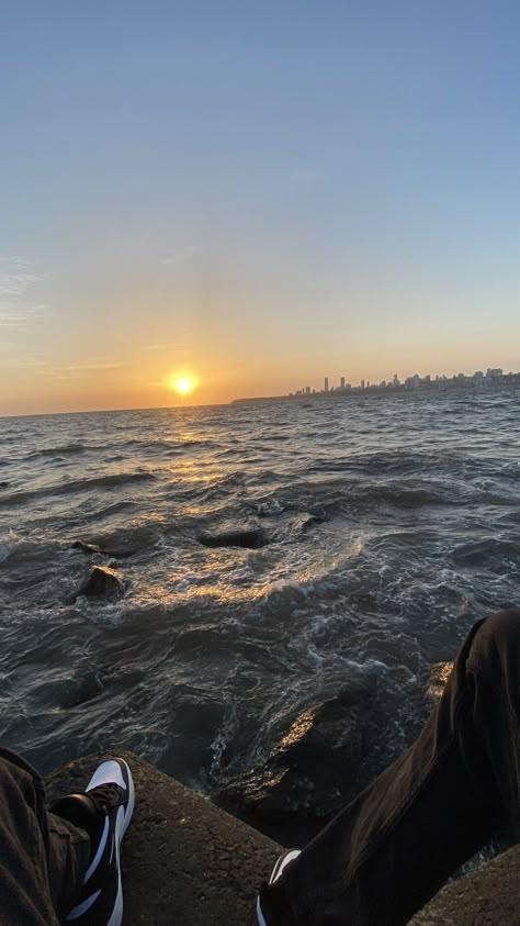 Beach Snapchat Stories, Mumbai Snapchat, Sunset Snapchat, Fake Snapchat Streak, Mumbai Sunset, Mumbai Snap, Seaside Aesthetic, Iphone Wallpaper Planets, Cold Pictures