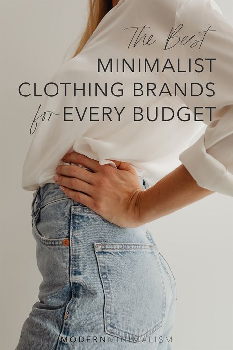 Minimalist Must Have Clothes, Modern Basics Fashion, Minimal Casual Style, Modern Minimalist Clothing, Minimalist Tops Women, Women’s Minimalist Fashion, Minimalistic Womens Fashion, 2024 Clothing Styles, Basics Clothing Essentials