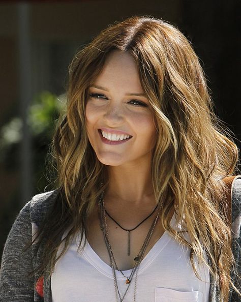 Rebecca Breeds Aurora, Macbeth Witches, Rebecca Breeds, Luke Mitchell, Celeb Pictures, Rebecca Hall, Hayley Marshall, Most Beautiful Images, Sports Romance