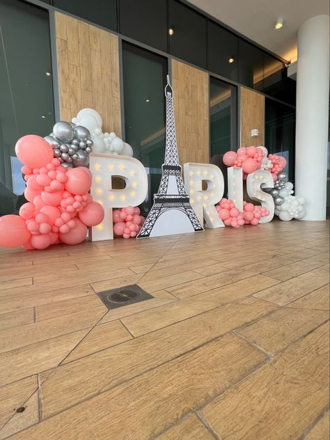 Night In Paris Theme Party Dress, Paris Birthday Party Ideas Decoration, Emily In Paris Birthday Theme, Paris Themed Sweet 16 Party, Emily In Paris Theme Party, Emily In Paris Party Theme, An Evening In Paris Theme Party, Paris Balloon Garland, Paris Prom Theme Decorations