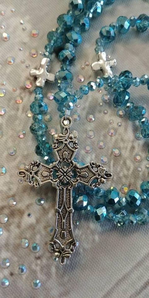 Chaplet Rosary, Rosary Jewelry, Protestant Prayer Beads, Catholic Necklace, Shabbat Candles, Rosary Prayer, Holy Rosary, Victorian Wedding, Rosary Bracelet