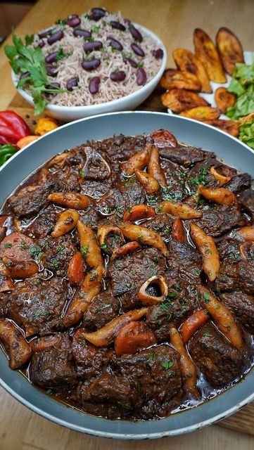 Oxtail Recipe, Jamaican Oxtail, Fried Plantain, Oxtail Stew, Oxtail Recipes, Meat Diet, Soul Food Dinner, Rice And Peas, Food Crush