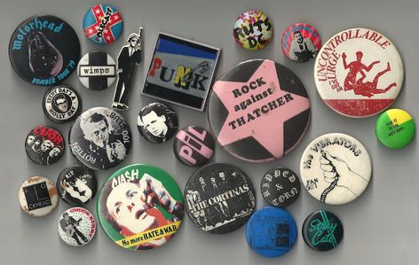 Vintage badges E Portfolio, Vintage Badges, 70s Punk, Badge Maker, Punk Patches, Punk Pins, Patch Ideas, Battle Jacket, Button Badges