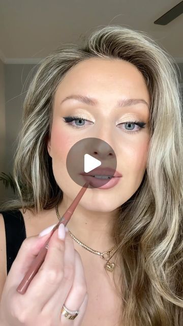 Ivelina Stefanova on Instagram: "The perfect bridal lip combo! And it’s affordable!  @revlon ColorStay Lip Liner “Nude”  @maybelline Vinyl Ink Liquid Lipstick “Cheeky”  @citybeautyofficial Lip Plumping Gloss  . . . . . #bridallipcombo #lipcombo #affordablemakeup" Lip Liner And Lipstick Combos Pink, Long Wearing Lipstick Best, Bride Lip Color Wedding Day, Elf Lip Oil Swatches, Maybelline Vinyl Ink Cheeky, Best Lip Liner And Lipstick Combo, Wedding Lip Combo, Best Mauve Lipstick, Bridal Lip Combo