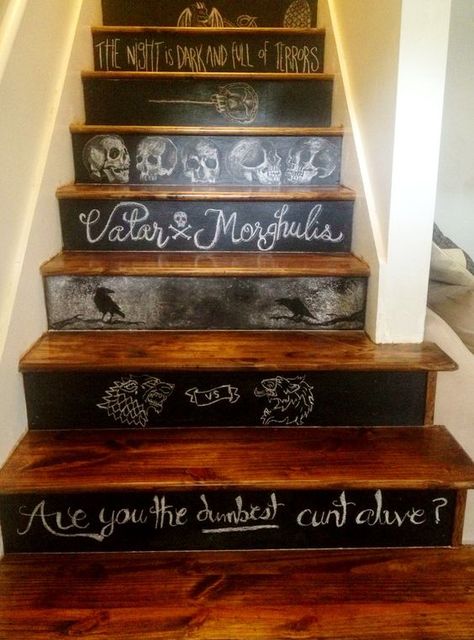 Game Of Thrones Home Decor, Game Of Thrones Bedroom, Creepy Cabin, Game Of Thrones Decor, Geeky Decor, Nerd Decor, Game Thrones, Nerd Room, Game Of Thrones Party