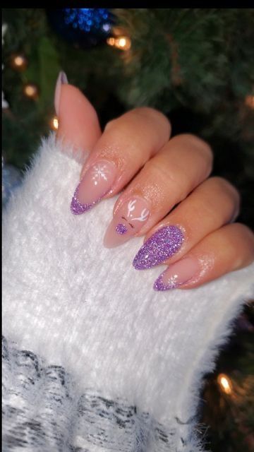 Holiday Glitter Nail Designs, Reflected Glitter Nails, Pink Glitter Nails Christmas, Reflective Glitter Nails Christmas, Winter Nails Purple Lavender, Reflective Christmas Nails, Christmas Nails Purple And Silver, Lilac Winter Nails, Light Purple Winter Nails