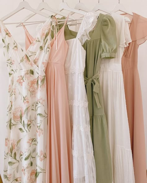 Cute Modest Outfits, Floral Print Maxi Dress, Floral Print Maxi, Looks Vintage, Instagram Shop, Wide Straps, Printed Maxi Dress, Spring Dresses, Modest Outfits