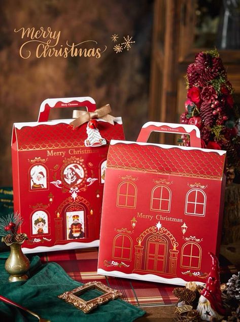 Christmas Hampers Design, Christmas Hampers Packaging Ideas, Christmas Gift Photography, Holiday Packaging Design, Christmas Packaging Design, Hampers Christmas, Cake Boxes Packaging, Hampers Idea, Christmas Gift Hampers