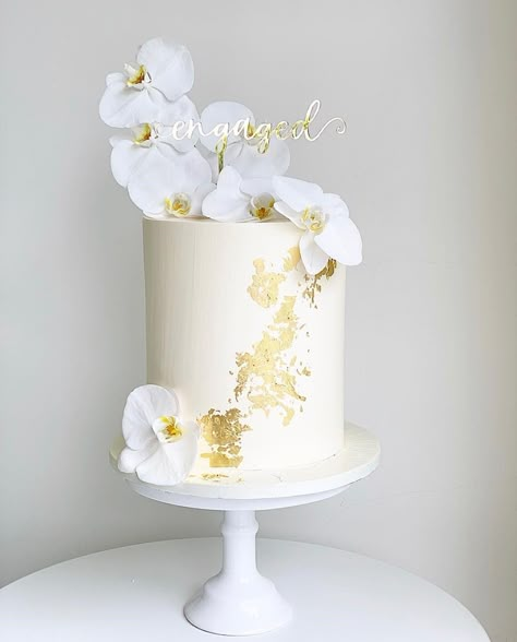 Golden Anniversary Cake, Golden Wedding Cake, Orchid Wedding Cake, Orchid Cake, Floral Cake Design, Flower Cake Design, Wedding Anniversary Cakes, Small Wedding Cakes, Elegant Birthday Cakes