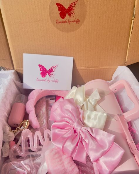 🌸🎀🩷💕🌹🌷 Monday photo dump . Greasing my timeline with our beautiful gift packs . 🌷🌷🌷🌷🌷 The smallest gift given with love and compassion is priceless. We help you create beautiful moments for your loved ones with our cute and pretty boxes packed with lots of love 💗 Personalised Gifts Diy, Pretty Box, Gift Packs, Birthday Gift Ideas, Gift Giving, Beautiful Moments, Photo Dump, Small Gifts, Diy Gift