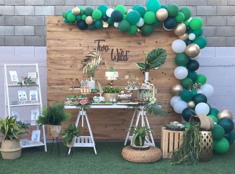 Two Wild | CatchMyParty.com Two Wild Table Decor, Jungle Birthday Party Ideas, Lion Birthday Party, Two Wild Birthday, Jungle Decorations, Dessert Table Birthday, Lion King Baby Shower, 1st Birthday Balloons, Wild Birthday Party