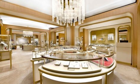 Cartier has unveiled its new redesigned boutique in Harrods' fine jewellery room Cartier Store, Jewelry Store Interior, Jewelry Store Design, Jewellery Shop Design, Jewelry Showcases, Store Interior, Shop Interiors, Display Design, Retail Design