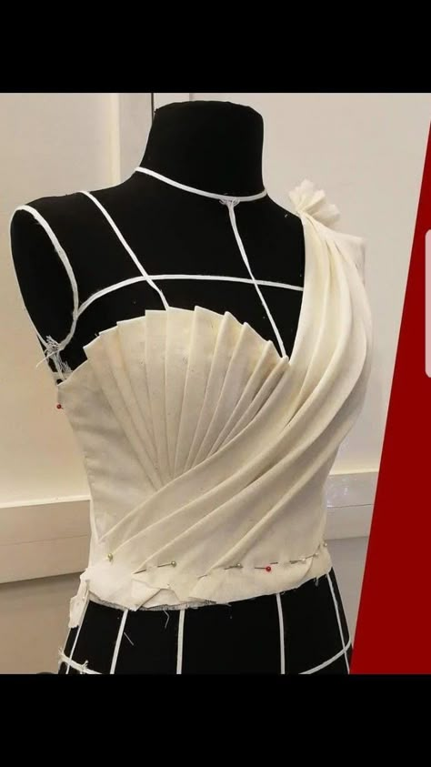 Drapping Dress Fashion, Drapping Dress Pattern, Creative Draping Fashion, Moulage Dress, Drapping Dress Ideas, Draping Corset, Moulage Draping, Torso Dress, Draping Dress