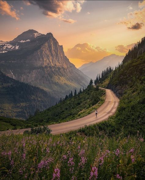 Magical! That is the best way to describe these moments in Glacier National Park. When the mountains and the perfect light combine to create a scene that feels too good to be true. Thank God that @austinpedersen__ was there with a camera in hand to capture the moment. 📸 Photo Credit: @austinpedersen__ #montana #montanamoment #visitmontana #visitmt #glaciermt #glaciernationalpark #glaciernps #mountainphotography #exploremontana #montanaexplorer #sunrisephotography #montanaphotography #eart... Montana Aesthetic, Montana Glacier National Park, Colorado Aesthetic, Camera In Hand, Visit Montana, Pretty Views, National Parks Photography, Glacier National Park Montana, Vision Board Images