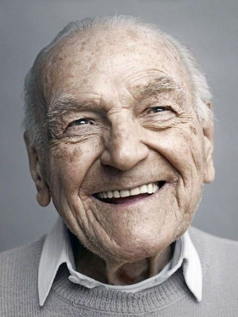 What 100 Years Look Like -  Portraits of centenarians                       close-up portraits in Jahrhundertmensch, a new series by German photographer Karsten Thormaehlen Old Age Makeup, Eyes Wide Open, Old Faces, Older Man, Happy Faces, Elderly People, Stage Makeup, Just Smile, People Of The World