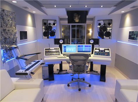 All white recording studio. Music Studio Room Design, Recording Studio Furniture, Studio Room Design, Music Studio Design, Music Studio Ideas, Recording Studio Ideas, Home Recording Studio Setup, Recording Studio Setup, Music Recording Studio