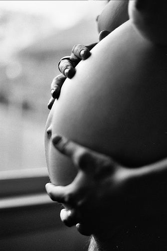 Pregnancy | por Ola Pemberton Pregnancy Belly Photos, Belly Photos, Pregnancy Art, Lady In Waiting, Pregnant Belly, Diy Photo, Pregnancy Shoot, Pregnancy Photoshoot, Pregnancy Photos