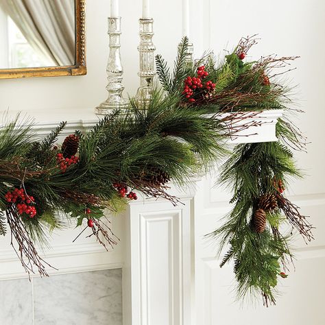 Outdoor christmas garland