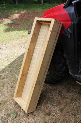 Easy to build hog trough, homemade pig feeder.  Directions on building a livestock feeder. Pig Feed Trough Ideas, Pig Trough Ideas, Diy Pig Trough, Hog Feeder, Pig Trough, Kunekune Pigs, Hampshire Pig, Pig Feeder, Kune Kune Pigs