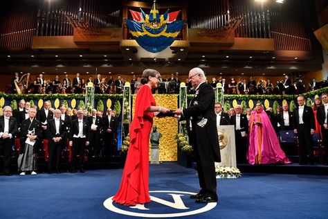 Women in Rare Company Accept Nobel Prizes in Physics and Chemistry - The New York Times Library Cambridge, Noble Prize, School Awards Ceremony, Physics And Chemistry, Nobel Prize In Physics, Famous Lifestyle, Princess Sofia Of Sweden, Women Scientists, Nobel Prize Winners