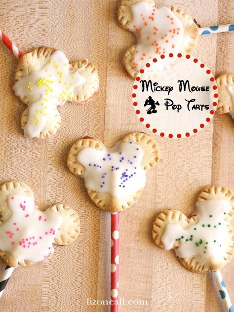 Mickey Mouse Pop Tarts Disney Themed Breakfast, Themed Breakfast, Disney Breakfast, Disney Copycat Recipes, Disney Baking, Disney Themed Food, Disney Dishes, Disney Inspired Food, Disney Desserts