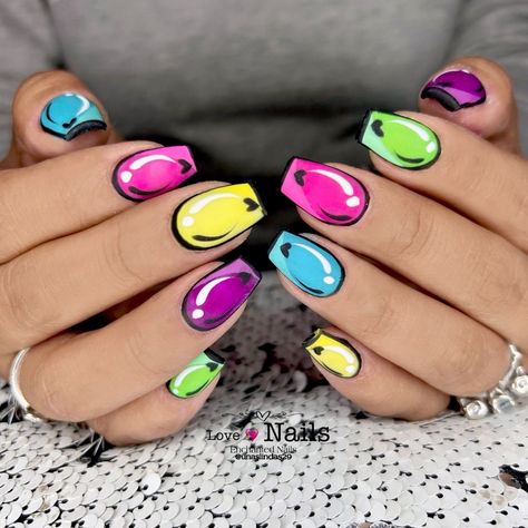 LoveNails by Lizzy Guerrero IG@unaslindas29 nails fashion nailart naildesign nailsofinstagram amolasuñas uñaslindas instagram nailsaddict popartdesign popartnails popart comicnails comic comics Comic Book Nail Designs, Retro 80s Nail Designs, Christmas Pop Art Nails, 80s Theme Nails, Comic Book Nails Designs, 80s Nails Designs, Uñas Pop Art, 80s Nails 1980s, 80’s Nails