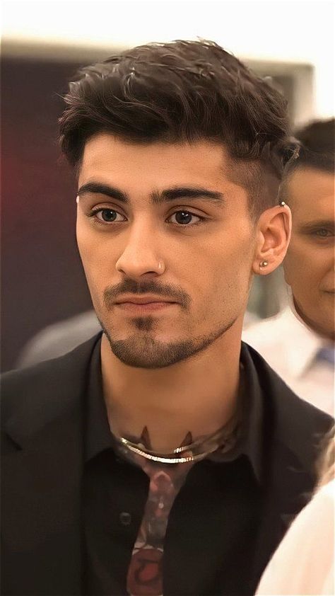 Zayn Fashion, Zayn Malik Beard, French Cut Beard, Nobody Is Listening Zayn, French Beard, Icarus Falls, Goatee Styles, Zayn Malik Hairstyle, Goatee Beard