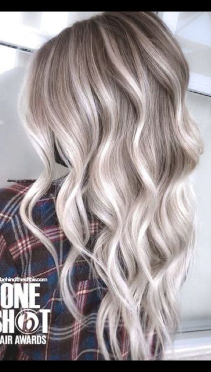 Brunette Ice Blonde Balayage Hair, Silver Hair Baylage, Icy Fall Blonde, Blonde Balayage Hairstyles, Blonde Baylage 2024, Icy Blonde Highlights With Dimension, Icy Blonde With Root Melt, Light Blonde Balayage Hair, Fall Icy Blonde Hair Color