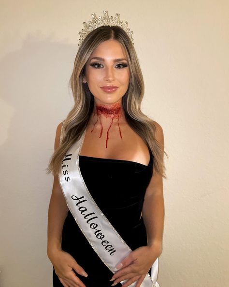 @meaganmurphyy on Instagram Halloween costume ideas for 2023 - Haunted Beauty Queen Queen Of The South Halloween Costume, Dark Princess Makeup Halloween, Diy Halloween Costume Ideas For Women, Beauty Queen Costume Halloween, Pageant Queen Halloween Costume, Prom Queen Gone Wrong Costume, Halloween Prom Queen Makeup, Halloween Costume Ideas Women Scary, Prom Queen Makeup Halloween