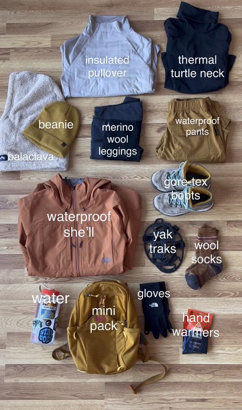 14er Hiking Outfit, Hiking Wardrobe Capsule, Hiking Outfit Aesthetic Fall, Fall Hiking Packing List, National Parks Aesthetic Outfits, Hiking Starter Pack, Backpacker Outfits Travel, Trekking Shoes Outfit, Hiking Outfit October