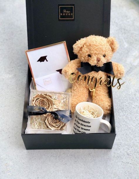 Graduation gift box: Affordable graduation gifts Graduation mugs Graduation roses Graduation teddy bear Graduation picture frames Graduation gifts box Diy graduation gifts College Graduation Gifts For Men, Teddy Bear Graduation, Graduation Basket, Graduation Teddy Bear, Graduation Flower Bouquet, Bouquet Graduation, Graduation Picture Frames, Soft Princess, Theme Baskets