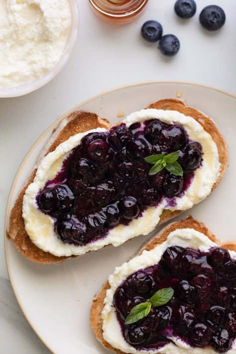 Whipped Ricotta Toast, Blueberry Toast, Blueberry Ricotta, Ricotta Toast, Whipped Ricotta, Blueberry Compote, Cozy Morning, Summer Breakfast, Perfect Morning