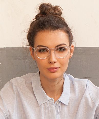 With our wide ranges of clear glasses, we bet you can show any kind of individual image by choosing our stylish clear eyewear to demonstrate your distinct styles. White Frame Glasses, Spiderbite Piercings, Glasses Inspo, Clear Glasses Frames, Glasses Trends, Womens Glasses Frames, Hipster Girls, Eyewear Trends, Four Eyes