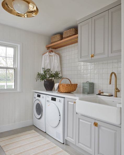 Tiffany Leigh Design Washroom Inspiration, Tiffany Leigh Design, Laundry Room Inspo, Laundry Renovation, Laundry Room Update, Laundry Shelves, Homescreen Wallpaper Ideas, Laundry Room Sink, Laundry Room Renovation