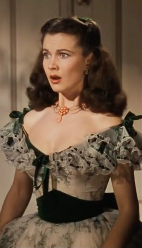 Collage On Wall, Please Im A Star, Hufflepuff Outfit, Wind Movie, Miss Julie, Golden Queen, Vivian Leigh, Scarlett O'hara, Classic Hollywood Glamour