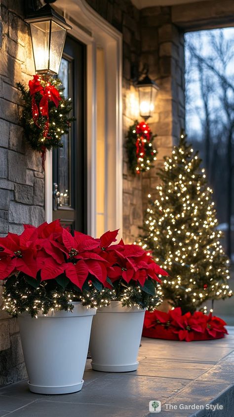 Festive Flair: 160 Enchanting Christmas Porch Decor Ideas - The Garden Style Christmas Decorations Porch, Outdoor Christmas Light Ideas, Christmas Porch Decorating Ideas, Porch Decor Christmas, Ideas Decoracion Navidad, Christmas Light Ideas, Decorating Ideas Christmas, Christmas Flower Arrangements, Christmas Planters