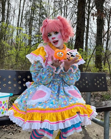 Clown Fit, Cute Clown Costume, Girl Clown Costume, Pastel Clown, Clowncore Outfit, Clown Costume Women, Clowncore Aesthetic, Cute Clown Makeup, Clown Costumes