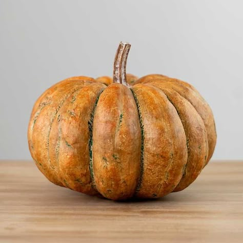 20 of the most realistic fake pumpkins for all budgets perfect for low maintenance fall front porch decor. Autumn Decor Front Porch, Primitive Thanksgiving, Paint Pumpkins, Creepy Halloween Party, Fall Autumn Decor, Fake Pumpkins, Fall Kitchen Decor, Decor Front Porch, Fall Front Porch Decor