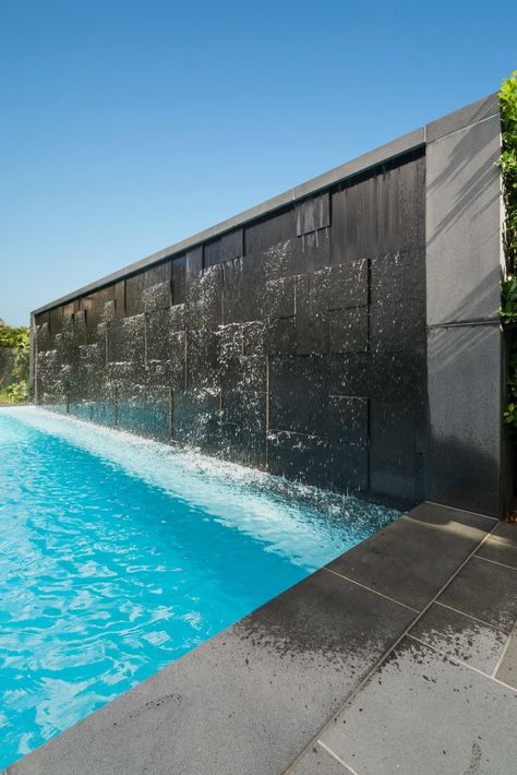 Outdoor Wall Fountains, Water Wall Fountain, Water Feature Wall, Pool Water Features, Pool Landscape Design, Water Wall, Cool Swimming Pools, Small Pool Design, Pool Fountain