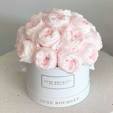 Flower Bouquet Boxes, Everlasting Bouquet, Luxury Florists, Bouquet Box, Bouquet Delivery, Everlasting Flowers, Iphone Wallpaper Fall, Order Flowers Online, David Austin Roses