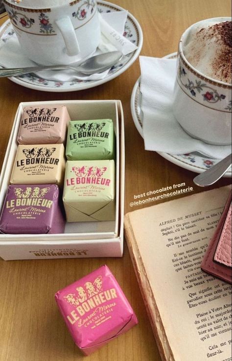 Box Aesthetic, Pretty Packaging, Food Obsession, Cafe Food, Pretty Food, Aesthetic Food, In A Box, Chocolates, The Well