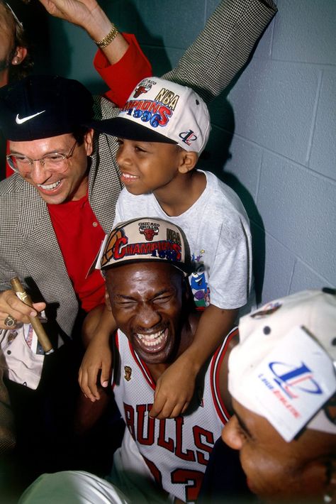 A Look Into Michael Jordan's Family Life Through Rare Photos Michael Jordan Family, School Hats, Michael Jordan Photos, Jeffrey Jordan, Michael Jordan Pictures, Jordan Bulls, Michael Jordan Basketball, Jordan Jersey, Michael Jordan 23