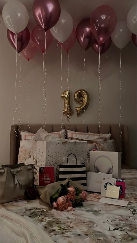 #birthday #birthdayinspo #bed #decor #gifts #presents #nineteen #bday #balloons #makeup #sephora #flowers 19th Birthday Presents, Bday Balloons, Surprise Birthday Decorations, Happy Birthday Decor, Birthday Room Decorations, Makeup Sephora, Birthday Goals, Cute Birthday Pictures, Birthday Ideas For Her