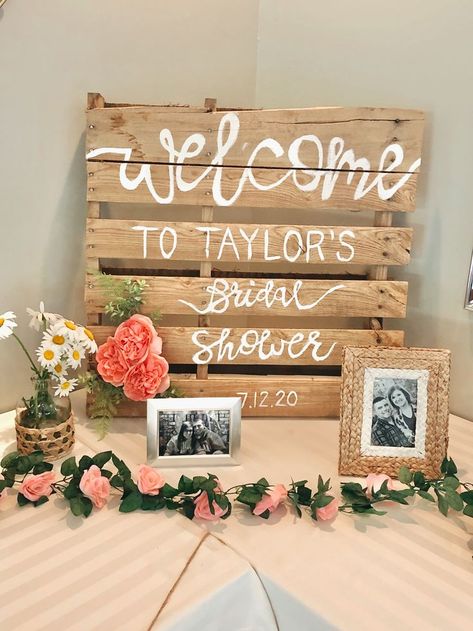 Threw my sister a bridal shower and it was the cutest ever! Household Shower Ideas Decorations, Rustic Bridal Shower Table Decor, Bridal Shower Pallet Ideas, Rustic Bridal Shower Ideas On A Budget, Pallet Bridal Shower Decor, Country Bridal Shower Ideas Decor, Bridal Shower Backyard Ideas, Farm Bridal Shower Ideas, Bridal Shower Entry Table