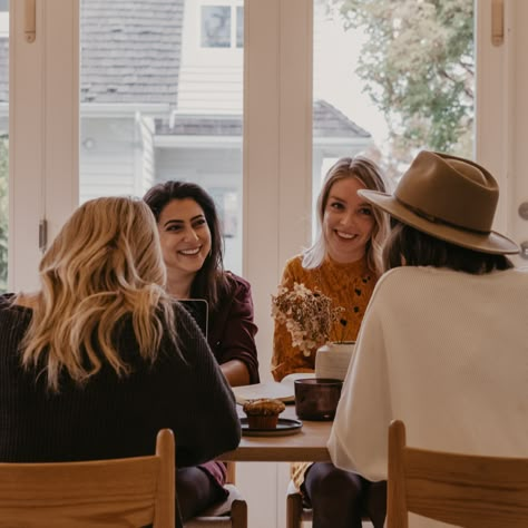 Healthy Friendships, Community Women, Women Friendship, Business Vision, Women Church, Women Gathering, Corporate Photography, Ideal Life, Friends Laughing