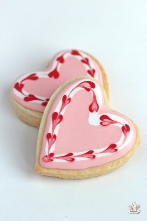 {Video} Simple Valentine Heart Cookies | Sweetopia Valentine Cookies Decorated, Flooding Cookies, Cookies Cupcake, Valentine Sugar Cookies, Valentines Cookies, Shaped Cookies, Heart Shaped Cookies, Valentines Day Food, Cookie Decorating Ideas