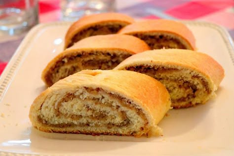 Gluten Free Nut Roll Recipe, Easy Nut Roll Recipe, Nut Roll Recipe, Nut Roll, Slovak Recipes, Gluten Free Bagels, Nut Rolls, Gluten Free Breads, Serbian Recipes