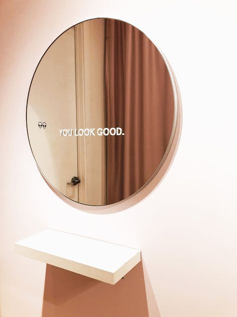 Wednesday Reminder, Glossier Showroom, Spiegel Diy, Cool Mirrors, Mirror Stickers, Salon Interior Design, 背景 シンプル, Pilates Studio, Cafe Shop