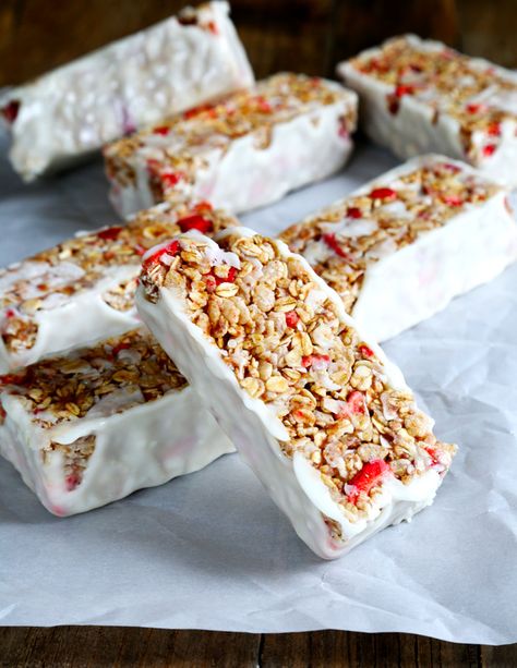 Yogurt-Coated Gluten Free Chewy Strawberry Granola Bars Strawberry Granola Bars, Gluten Free Crisps, Yogurt Bars, Strawberry Granola, Gluten Free On A Shoestring, Yogurt Toppings, Yogurt Granola, Granola Recipe Bars, Chewy Granola