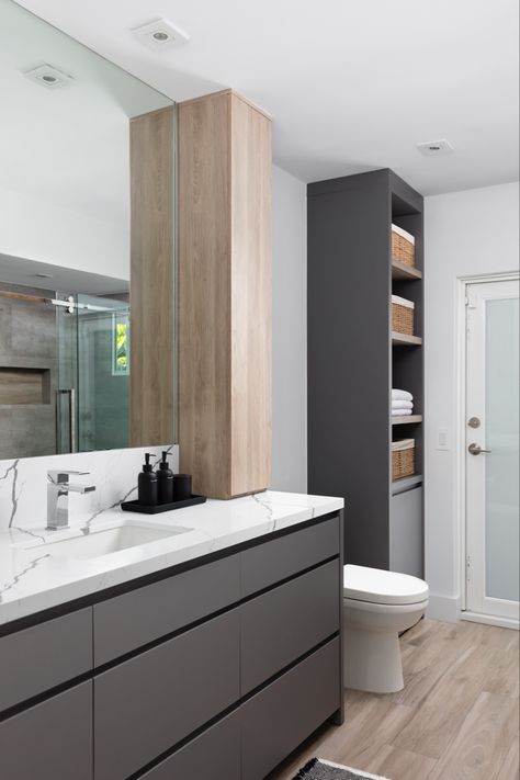 Gray And Wood Bathroom, Bathroom Grey Wood, Modern Bathroom Design Grey, Modern Bathroom Design White, Modern Cabana, Cabana Bathroom, Timber Bathroom Vanities, Gray And White Bathroom, Condo Renovation